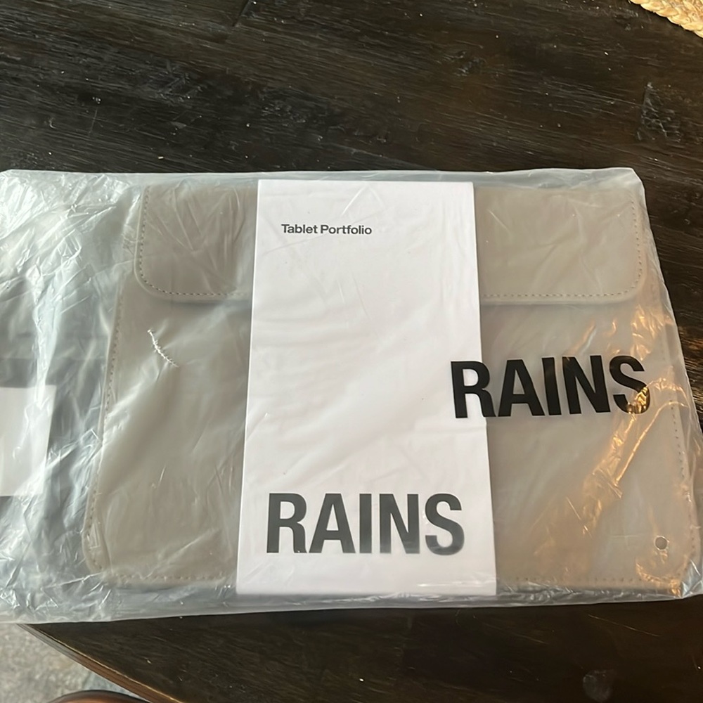RAINS Tablet Portfolio-Fits most tablets
